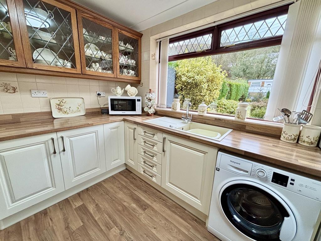 Kitchen / Breakfast Room