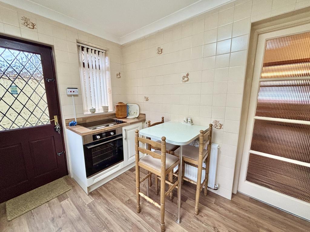Kitchen / Breakfast Room