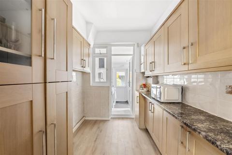 3 bedroom terraced house for sale, Park View Gardens, London N22