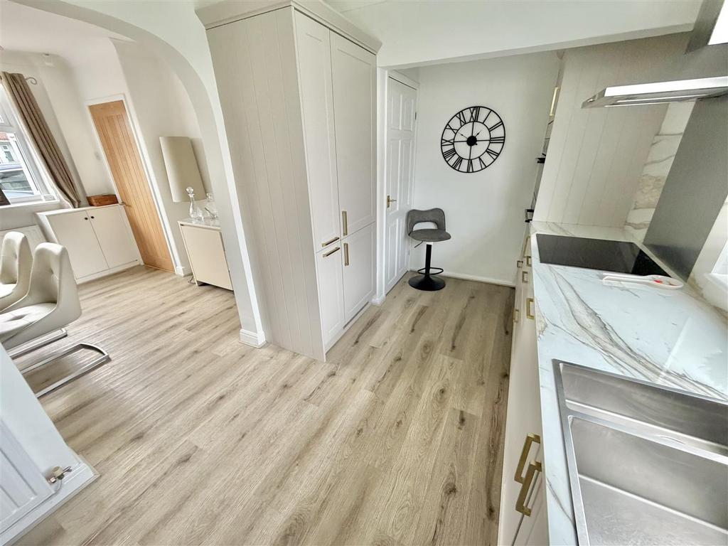 Kitchen 4