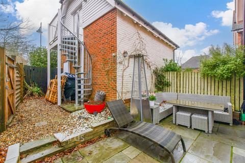 5 bedroom semi-detached house for sale, Shoesmith Lane, West Malling ME19