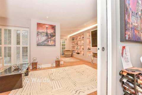 5 bedroom semi-detached house for sale, Shoesmith Lane, West Malling ME19