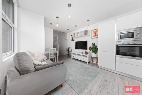 3 bedroom flat to rent, Murchison Road, Leyton E10