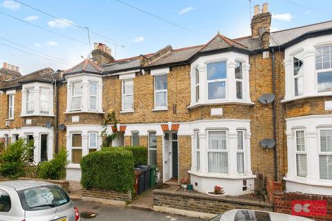 3 bedroom flat to rent, Murchison Road, Leyton E10