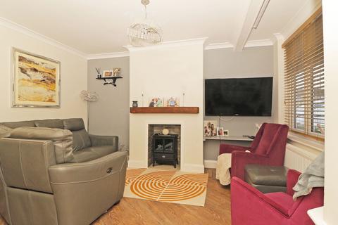 3 bedroom terraced house for sale, Radnor Avenue, Welling DA16