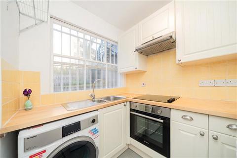 Studio to rent, Mornington Avenue, London W14