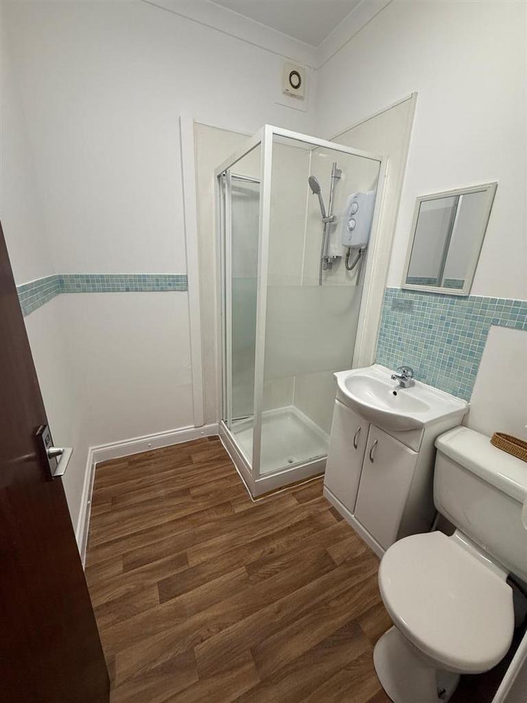 Bathroom - 6.jpg