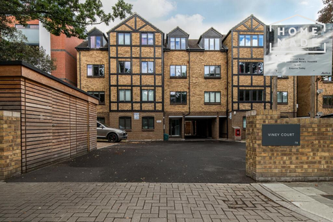 3 bedroom flat to rent, Viney Court, SW4