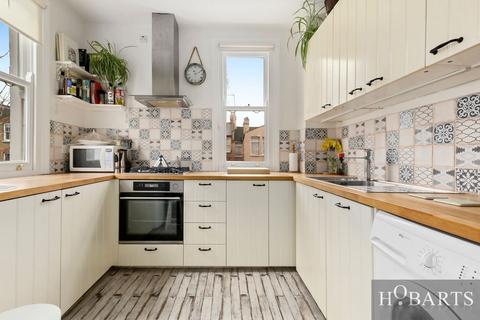 2 bedroom maisonette for sale, Crescent Road, Alexandra Park, N22