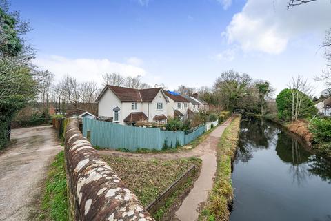 3 bedroom detached house for sale - St. Johns Road, Woking GU21