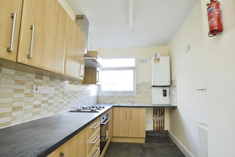 3 bedroom flat for sale, Kildare Road, London