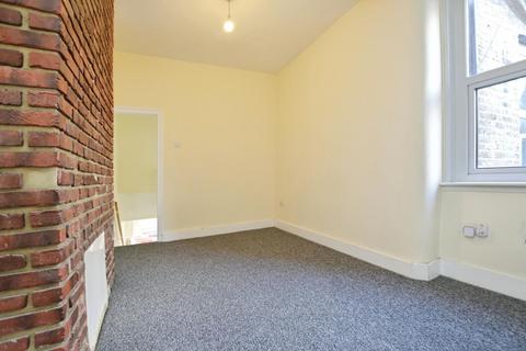 3 bedroom flat for sale, Kildare Road, London