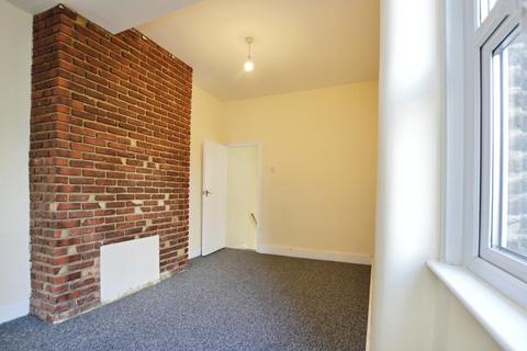 3 bedroom flat for sale, Kildare Road, London