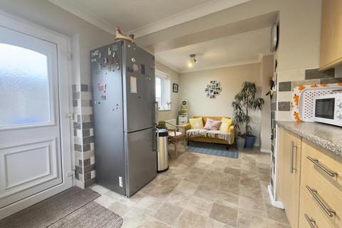 2 bedroom semi-detached bungalow for sale, Avon Drive, Garforth, Leeds