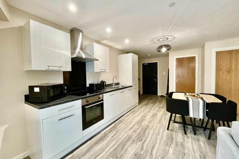2 bedroom apartment to rent, City Road, Manchester, M15