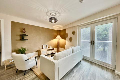 2 bedroom apartment to rent, City Road, Manchester, M15
