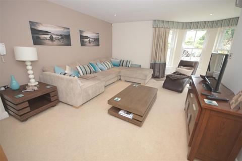 2 bedroom apartment to rent, Markland Hill, Bolton