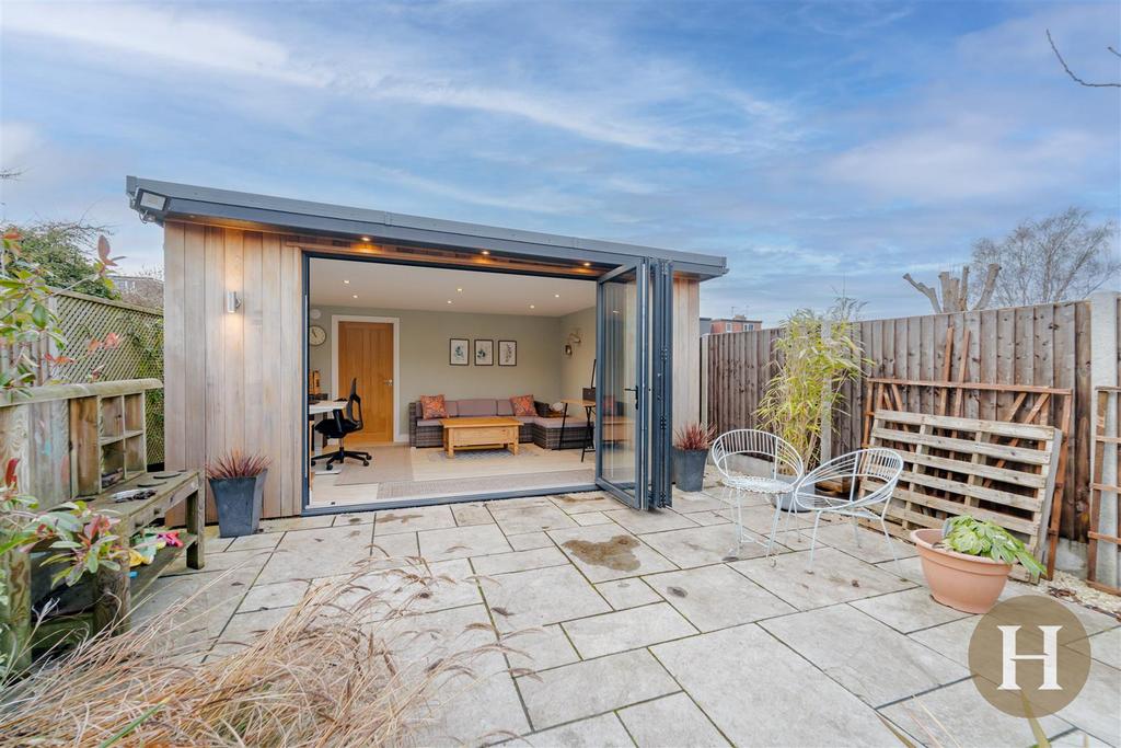 Hadleigh Estate Agents-57.jpg