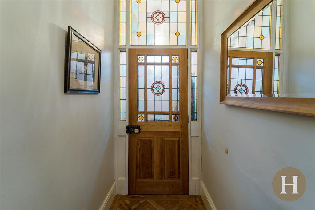 Porch/ Hallway