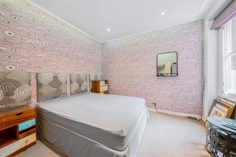 1 bedroom flat for sale, Dove Mews, London SW5