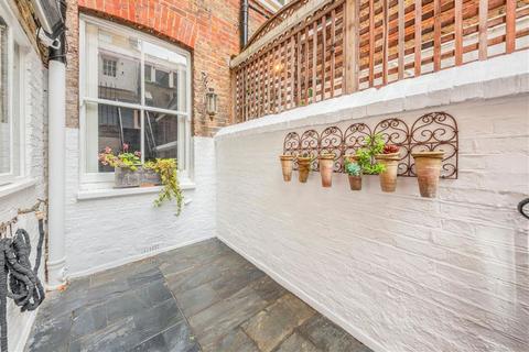 1 bedroom flat for sale, Dove Mews, London SW5