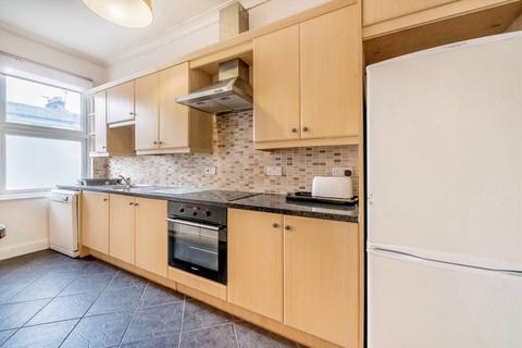 4 bedroom flat for sale, Frithville Gardens, London W12