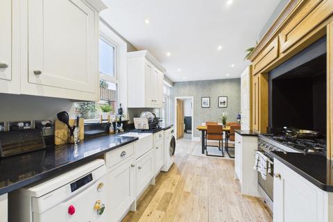 4 bedroom end of terrace house for sale, Park Grove, Princes Avenue, Hull, East Riding of Yorkshire, HU5 2US