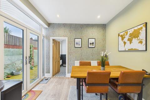 4 bedroom end of terrace house for sale, Park Grove, Princes Avenue, Hull, East Riding of Yorkshire, HU5 2US