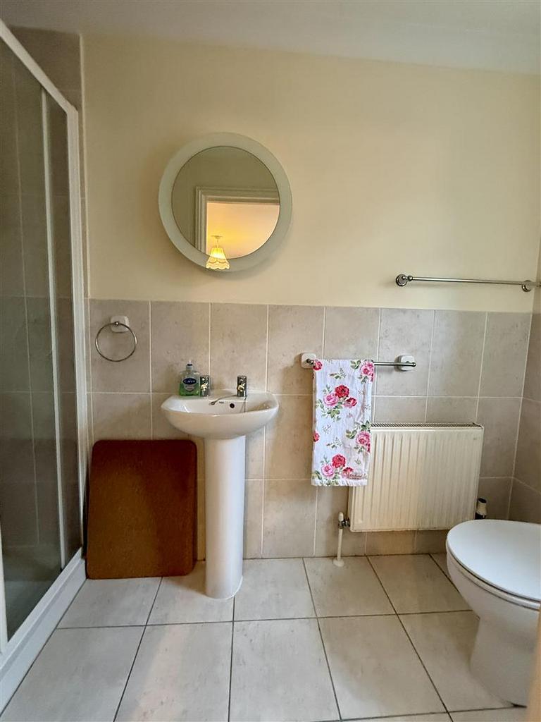 En-Suite Shower Room: