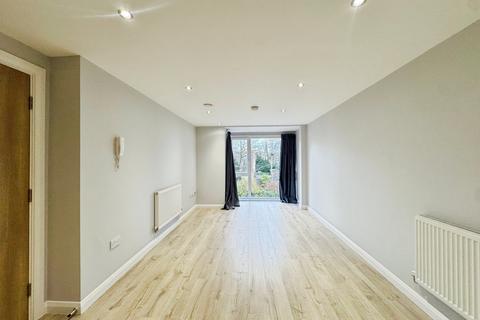 2 bedroom flat to rent, Heaton Moor Road, Heaton Moor, Stockport, SK4