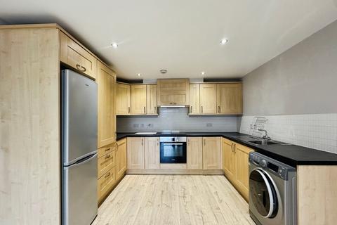 2 bedroom flat to rent, Heaton Moor Road, Heaton Moor, Stockport, SK4