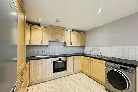 2 bedroom flat to rent, Heaton Moor Road, Heaton Moor, Stockport, SK4