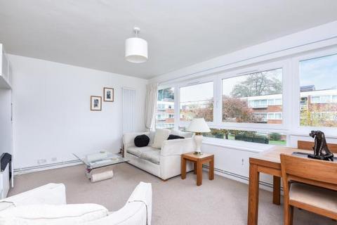2 bedroom flat for sale, Charmouth Court,  Richmond,  TW10