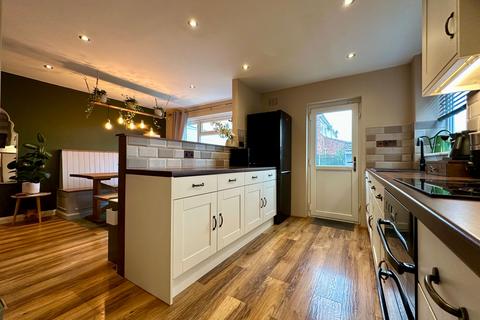 3 bedroom semi-detached house for sale, The Oaks, Billericay CM11