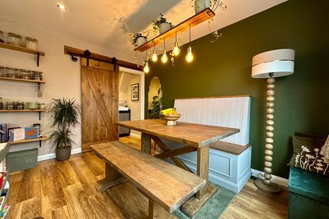 3 bedroom semi-detached house for sale, The Oaks, Billericay CM11