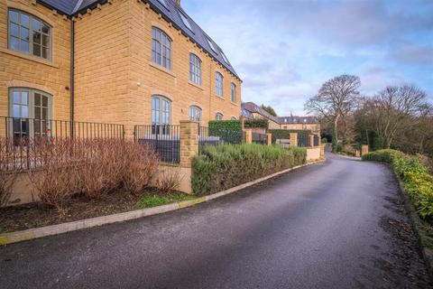 3 bedroom townhouse for sale, Elland Road, Elland