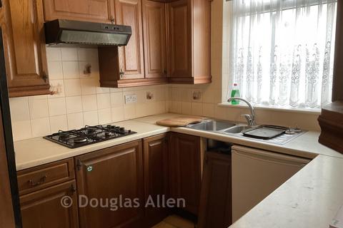 5 bedroom chalet for sale, Lodge Lane, Romford RM5