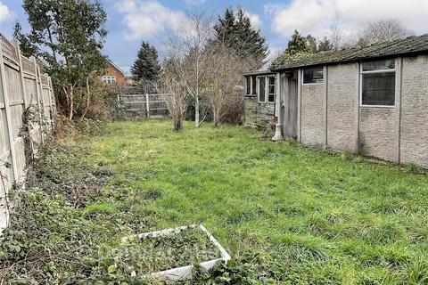 5 bedroom chalet for sale, Lodge Lane, Romford RM5