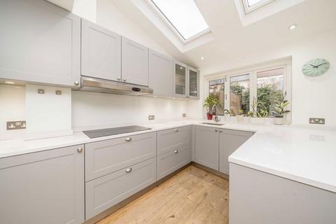 3 bedroom terraced house for sale, Huntspill Street, London SW17