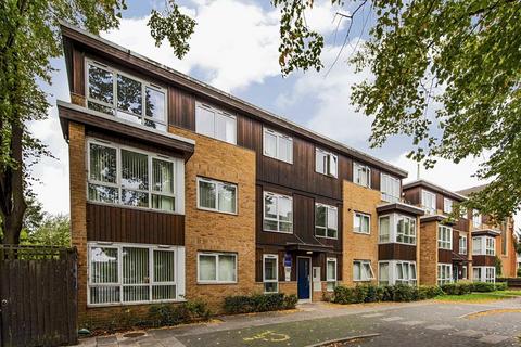 2 bedroom flat to rent, Merton Road, London SW18