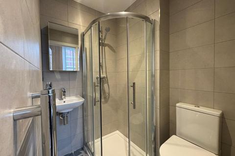 House to rent, Uxbridge Road, London