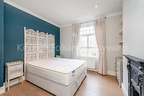 2 bedroom flat to rent, Gilbert Street, London, W1K