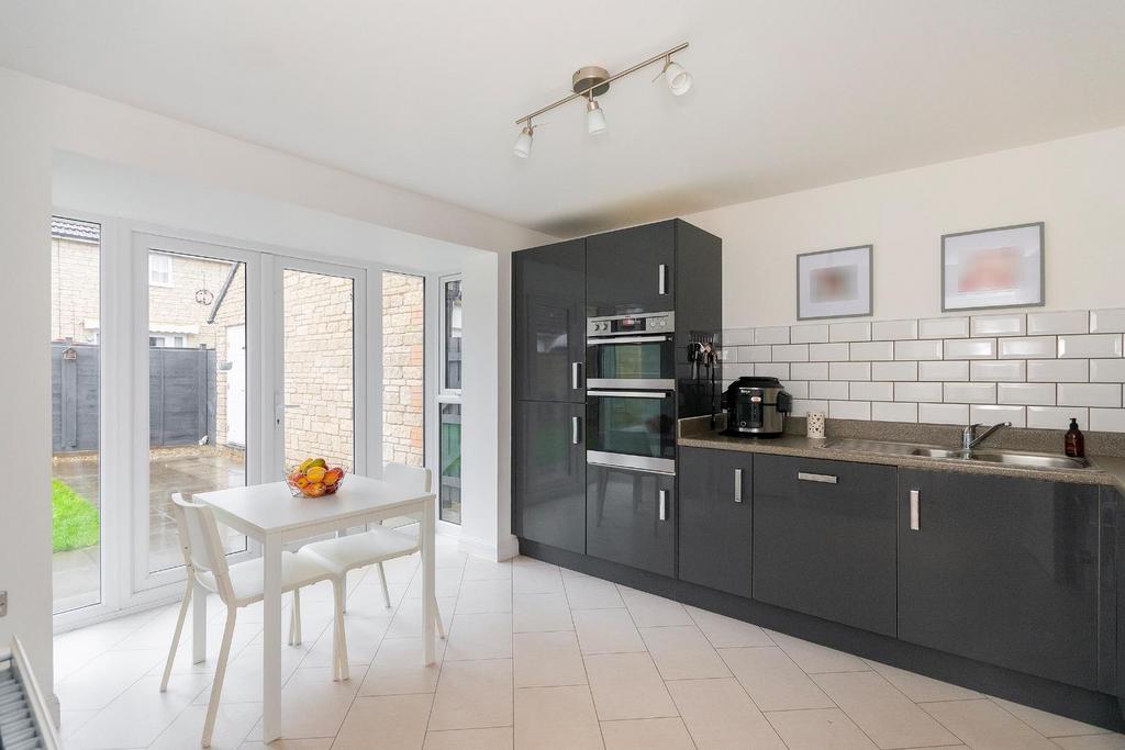 3 H6 WWH - Kitchen B.jpg