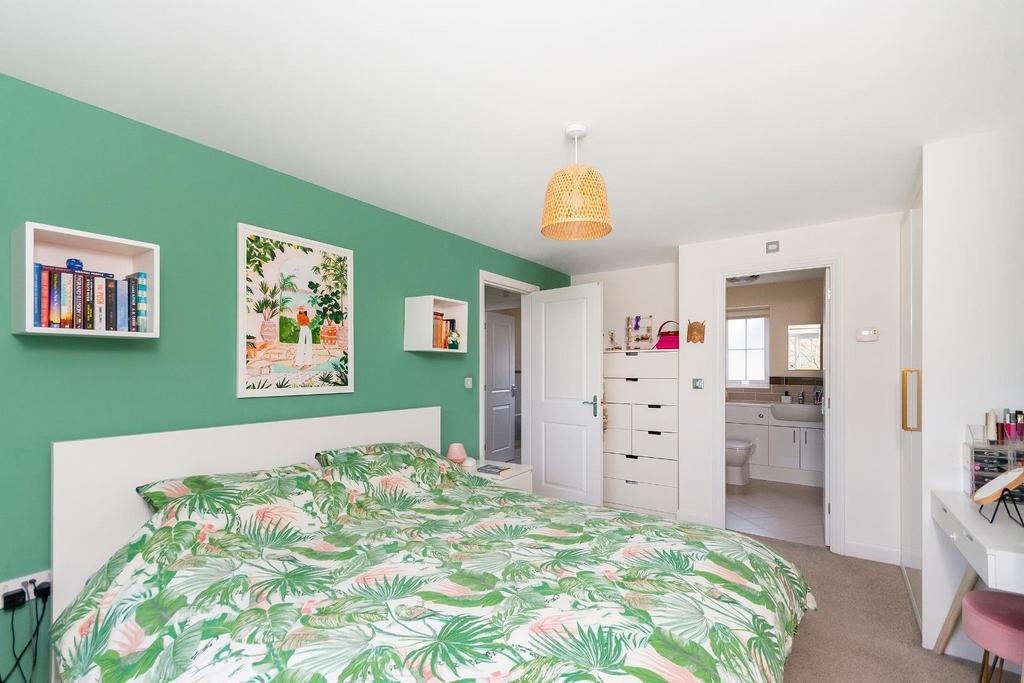 3 H6 WWH - Bedroom H.jpg