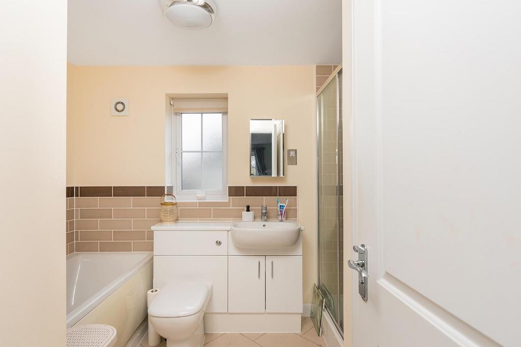 3 H6 WWH - Ensuite C.jpg