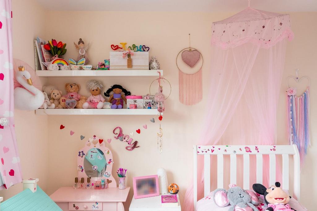 3 H6 WWH - Bedroom A.jpg
