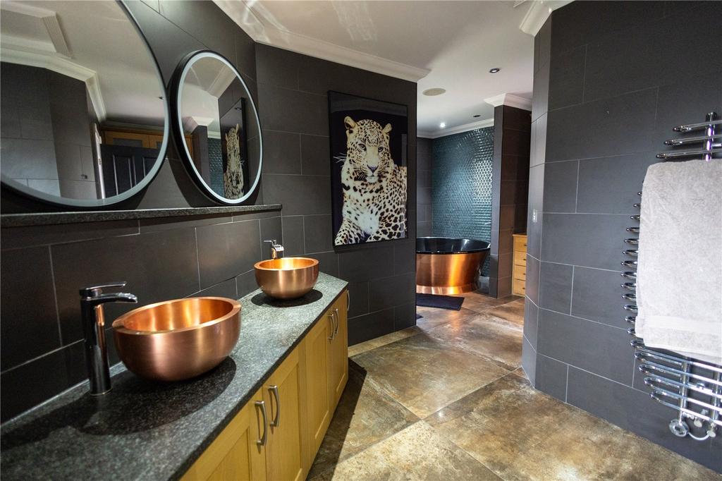 Master Ensuite