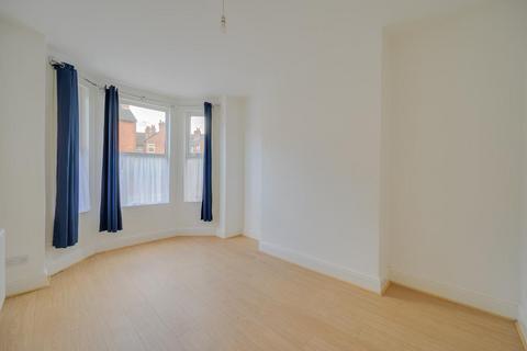 3 bedroom end of terrace house for sale, Kensington Road, Earlsdon - No Onwards Chain
