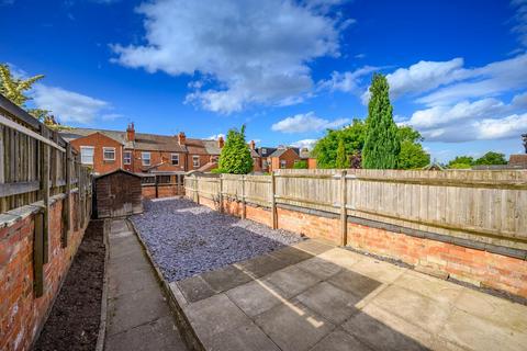 3 bedroom end of terrace house for sale, Kensington Road, Earlsdon - No Onwards Chain