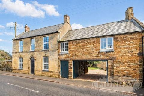 6 bedroom character property for sale, Main Street, Caldecott LE16